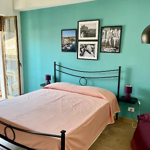  Alloggio in famiglia Stanza In Condiviso Double With Private Bathroom And Balcony In A Shared House